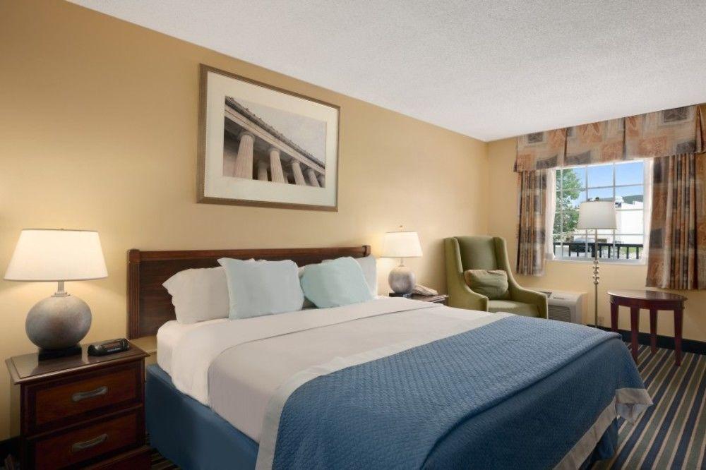 Days Inn By Wyndham Towson Exterior photo