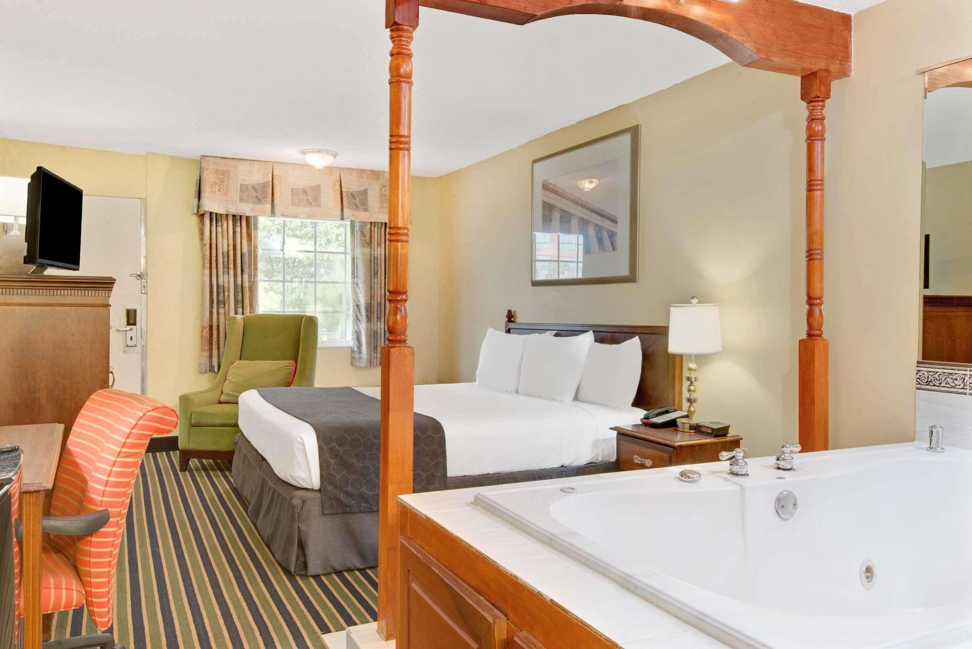 Days Inn By Wyndham Towson Exterior photo