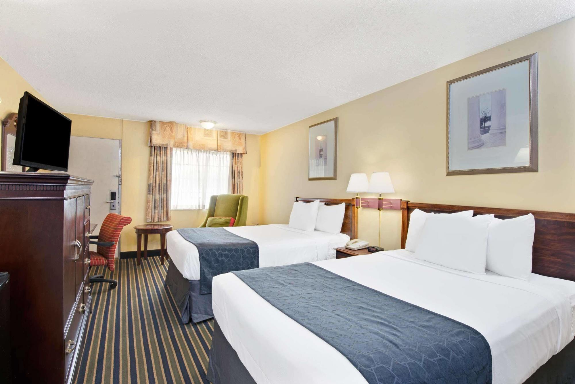 Days Inn By Wyndham Towson Exterior photo