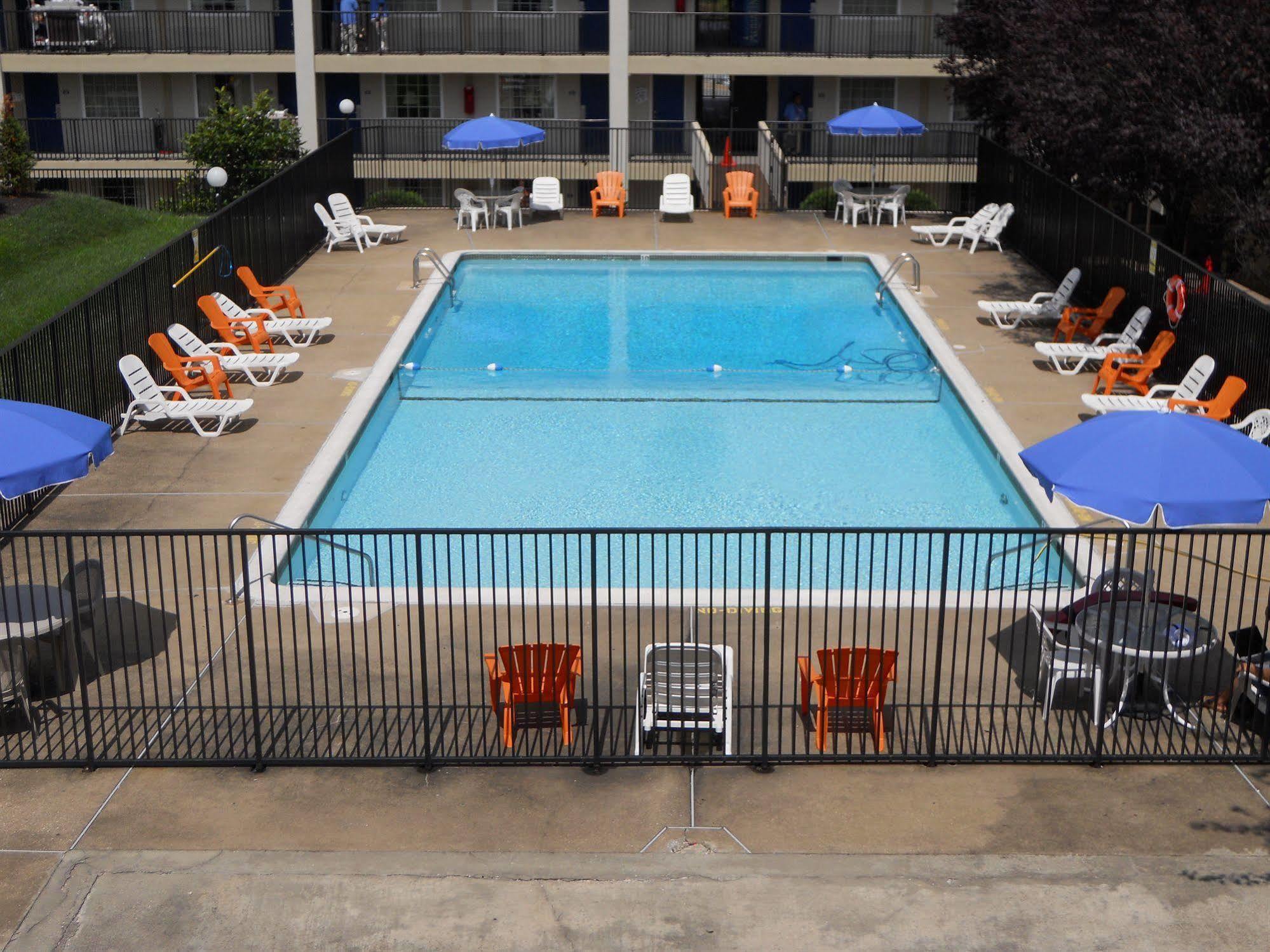 Days Inn By Wyndham Towson Exterior photo