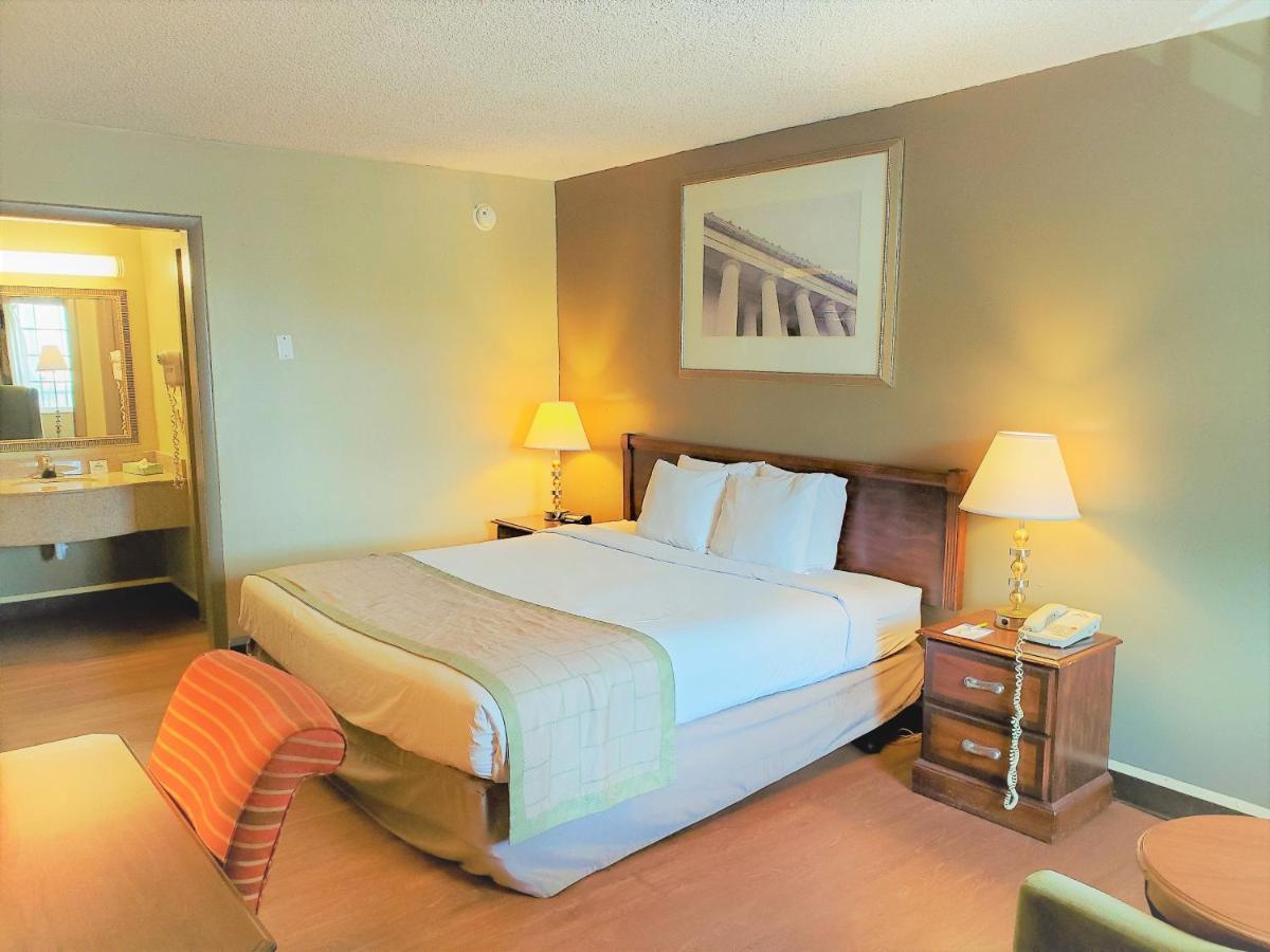 Days Inn By Wyndham Towson Exterior photo